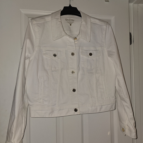 Gorgeous LILLY PULITZER Women's White Denim Jacket with Gold Buttons - Picture 2 of 9